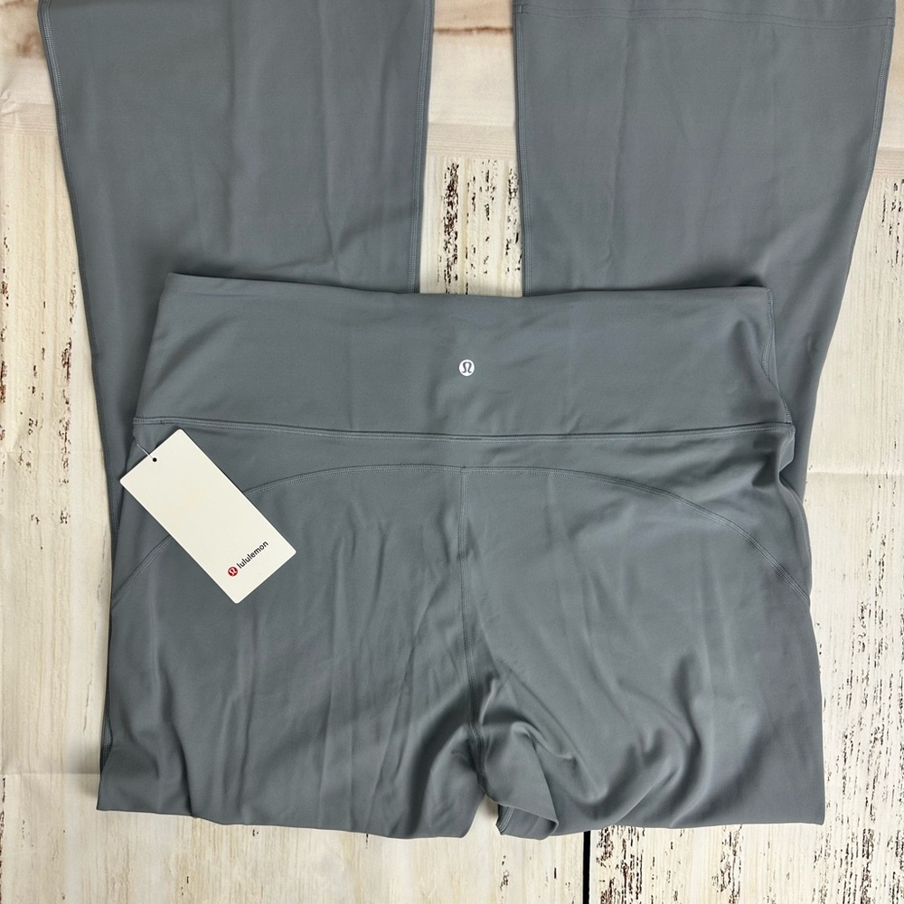 NWT Lululemon SHR Groove Flares Nulu